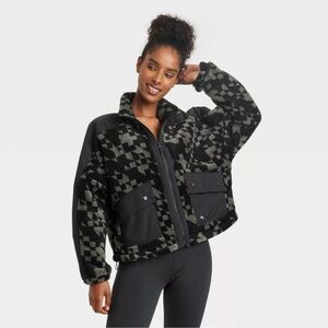 NWOT Joylab Women's Zip-Up Cropped Winter High-Pile Fleece Jacket Relaxed Fit